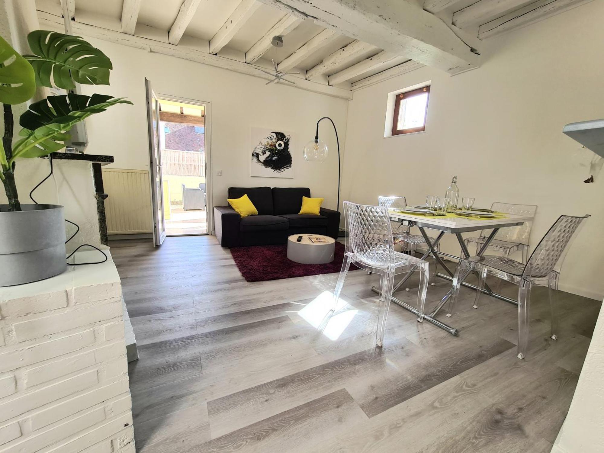 Maison Charme avec Terrasse hypercentre, très calme Joigny Esterno foto