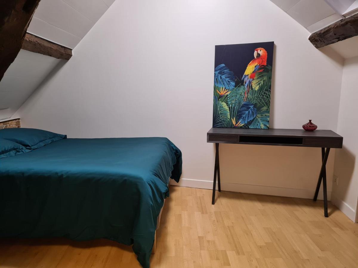 Maison Charme avec Terrasse hypercentre, très calme Joigny Esterno foto