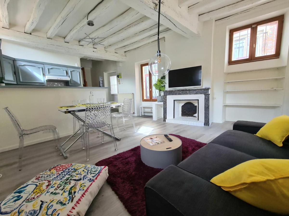 Maison Charme avec Terrasse hypercentre, très calme Joigny Esterno foto